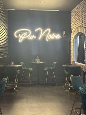 Pur Noire Urban Wineries by null