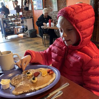 Squeeze In - Teddy Bear pancake - Breakfast & Brunch Near Me - Truckee, California