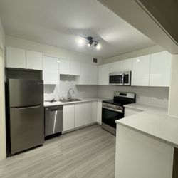 TrueCraft Maritime Renovations Limited - Vinyl flooring, tiling, installing kitchen cabinets