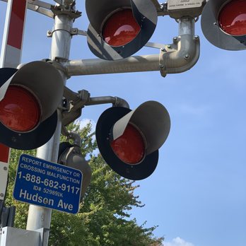 Peekskill Metro North Train Station - Signal - Train Stations Near Me - Peekskill, New York