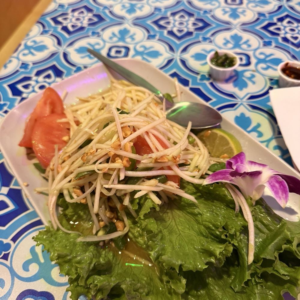E-Jae Pak Mor - Papaya salad - Thai Near Me - Seattle, Washington