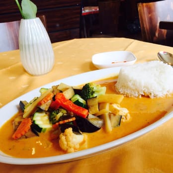 Tawan-Thai - 泰式蔬菜红咖喱，微辣 - Thai Near Me - Nuremberg, BY