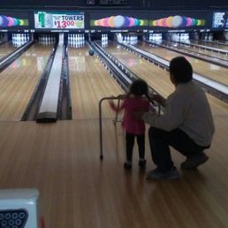 Bowling stand for little bowlers