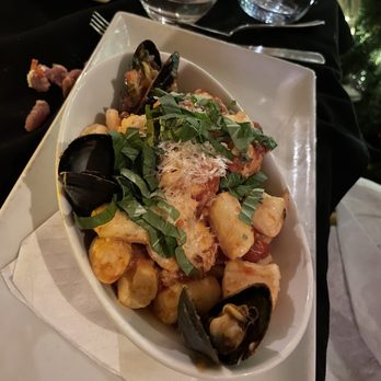 Weinkeller - Wine Bars Near Me - Niagara Falls, Ontario Weinkeller - Wine Bars Near Me - Niagara Falls, Ontario