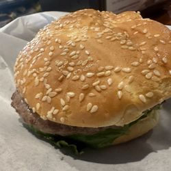 MillTown Pub - Burger 6$