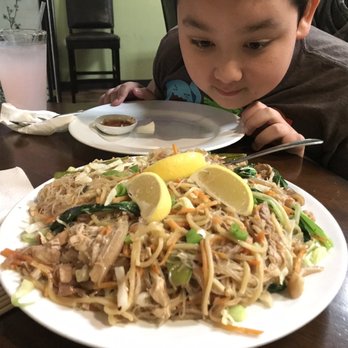 DelCiano Pinoy Cuisine - Pancit Mix! - Filipino Near Me - Arlington, Texas DelCiano Pinoy Cuisine - Pancit Mix! - Filipino Near Me - Arlington, Texas
