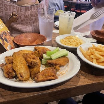 Anchor Bar - Sports Bars Near Me - Round Rock, Texas