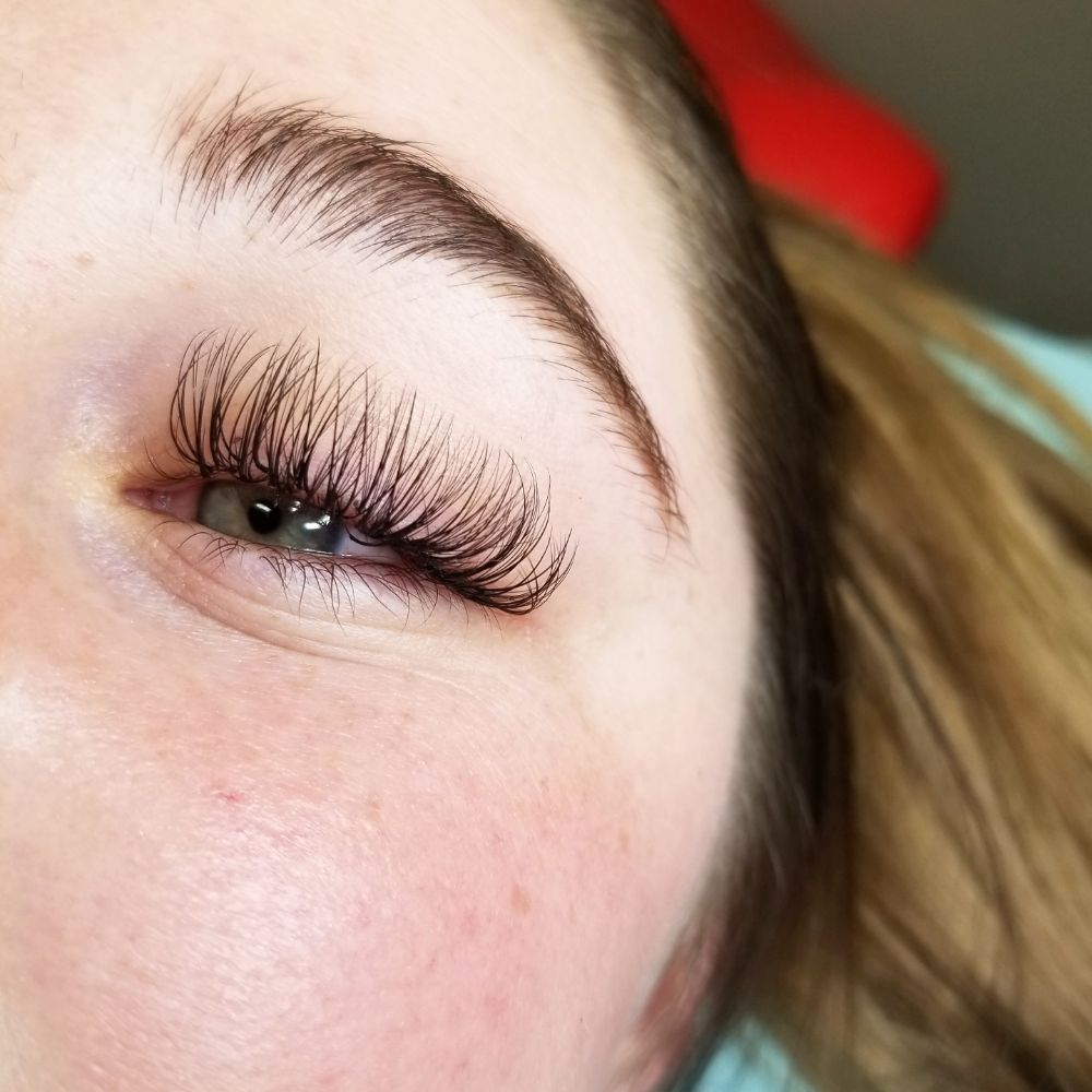 Lashes By Jade Logo