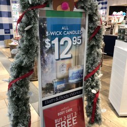 Bath & Body Works - There's a great sale on 3 wick candles today!