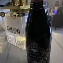 Luxe Noir - Bottle service