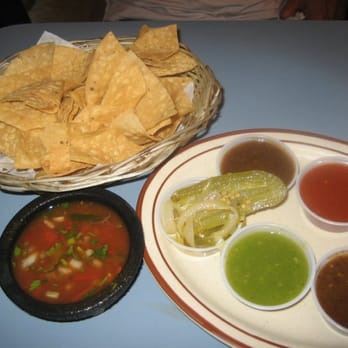 El Metate Cafe - Unlimited Salad + Chips - Mexican Near Me - Pasadena, California El Metate Cafe - Unlimited Salad + Chips - Mexican Near Me - Pasadena, California