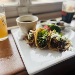 El Callejon Taqueria and Grill - Barbacoa Taco Plate
