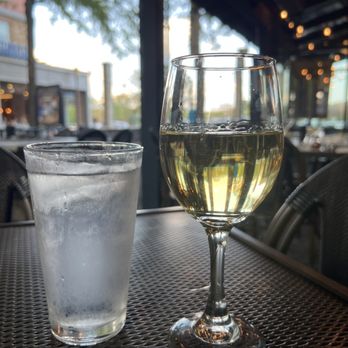Baker's Crust - House chardonnay 9oz - Breakfast & Brunch Near Me - Richmond, Virginia Baker's Crust - House chardonnay 9oz - Breakfast & Brunch Near Me - Richmond, Virginia