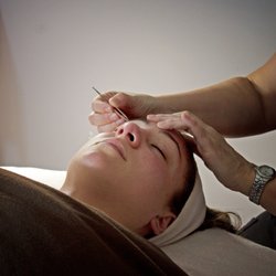 Cloud 9 Skin Wellness Spa - Tweezing, eye-brow shaping