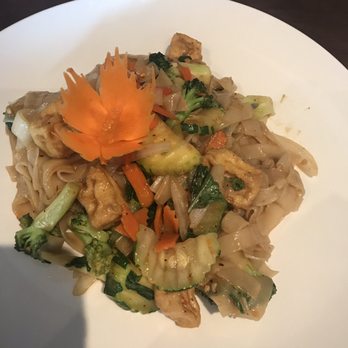 Thai Place - Drunken noodle with tofu - Thai Near Me - Winter Park, Florida Thai Place - Drunken noodle with tofu - Thai Near Me - Winter Park, Florida