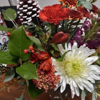 Central Market Flowers - Trimming the Tree small hand tied bouquet November 2025 - Florists Near Me - Lancaster, Pennsylvania Central Market Flowers - Trimming the Tree small hand tied bouquet November 2025 - Florists Near Me - Lancaster, Pennsylvania