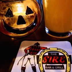 The Sire Bar And Grill - Festive decor