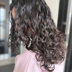 Christina Hercules Studio Salon - Curly cut