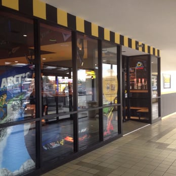 Buffalo Wild Wings - Entrance - Chicken Wings Near Me - Kettering, Ohio