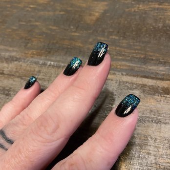 Posh Nail Lounge - Chipping and cracking in less than 48 hours. Posted a video of my thumb nail! - Nail Salons Near Me - Commerce, Texas Posh Nail Lounge - Chipping and cracking in less than 48 hours. Posted a video of my thumb nail! - Nail Salons Near Me - Commerce, Texas