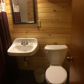 Millston Motel - Clean bathroom - Hotels Near Me - Millston, Wisconsin