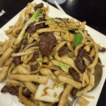 Ma's House - Sliced Beef Dough Sliced Chow Mein - Chinese Near Me - Houston, Texas Ma's House - Sliced Beef Dough Sliced Chow Mein - Chinese Near Me - Houston, Texas