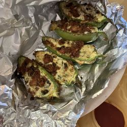 Roadrunner Pizza - Jalapeño poppers! Stuffed with green chilies, cheese & bacon. Excellent!