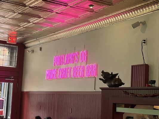 The Thirsty Pig by null