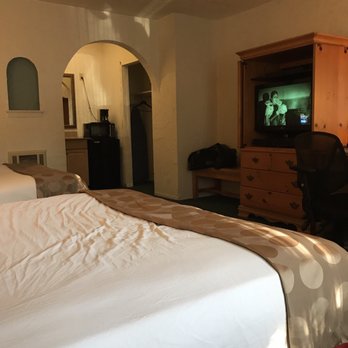 Channel Islands Inn - Check out how dingy the rooms are. I had two rooms. Both were the same. - Hotels Near Me - Oxnard, California Channel Islands Inn - Check out how dingy the rooms are. I had two rooms. Both were the same. - Hotels Near Me - Oxnard, California