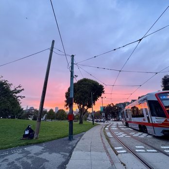 Duboce Park - Sunrise with MUNI - Dog Parks Near Me - San Francisco, California Duboce Park - Sunrise with MUNI - Dog Parks Near Me - San Francisco, California