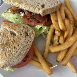 Zucchero Cafe - BLT with fries