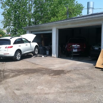 Bloomberg Auto Body - Body Shops Near Me - Roselle, Illinois