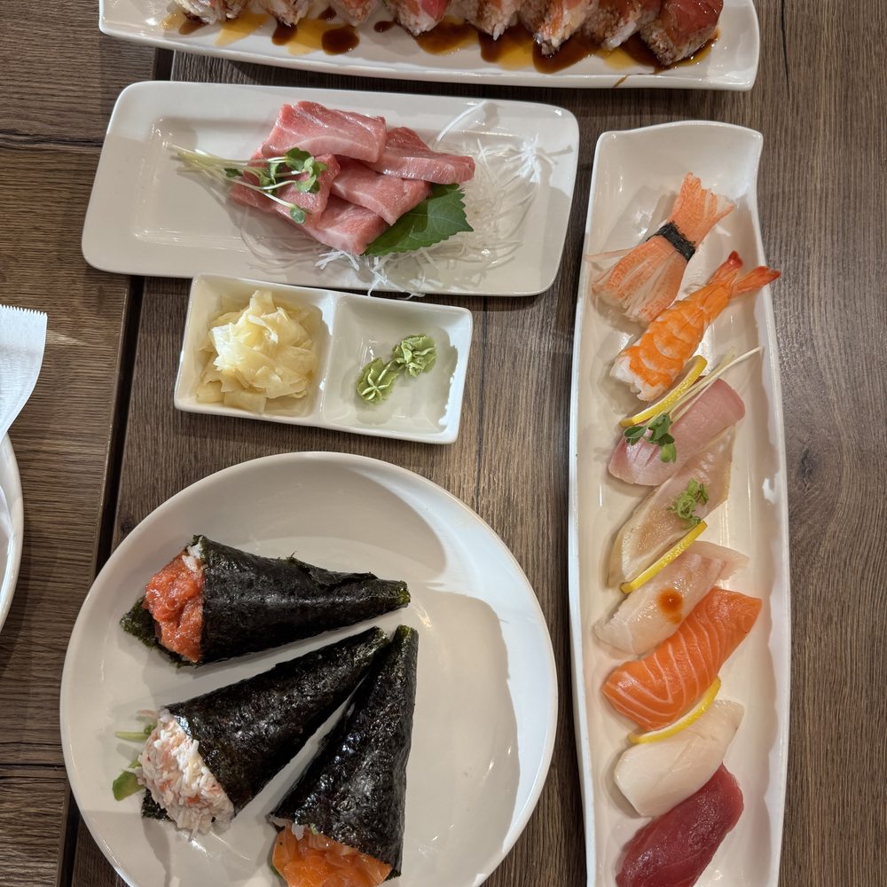 Sushi Sakana - Guns & roses roll, toro sashimi, hand roll trio, sushi combo (8 pieces of chef's choice) - Sushi Bars Near Me - Plano, Texas Sushi Sakana - Guns & roses roll, toro sashimi, hand roll trio, sushi combo (8 pieces of chef's choice) - Sushi Bars Near Me - Plano, Texas