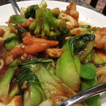 Golden Dragon - Some spicy shrimp and chicken dish. Barely spicy and very mediocre. - Chinese Near Me - Mashantucket, Connecticut Golden Dragon - Some spicy shrimp and chicken dish. Barely spicy and very mediocre. - Chinese Near Me - Mashantucket, Connecticut