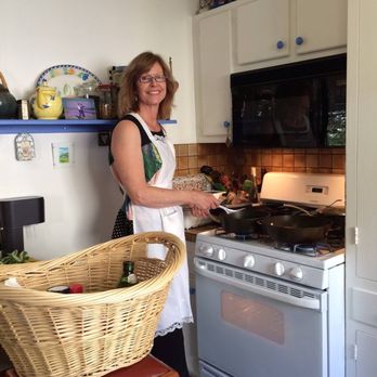 Chez Vous - Kim Newton - Kim comes to your home with everything needed to create a spectacular meal for you and your guests. - Personal Chefs Near Me
