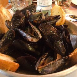 Noi Pesce - Curry & chili mussels