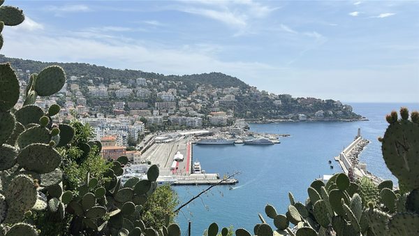 Colline du Château by null
