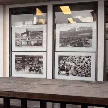 Noyo Fish Company - Decor - Seafood Near Me - Fort Bragg, California
