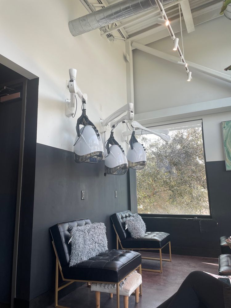 Capricci Ricci Salon Image