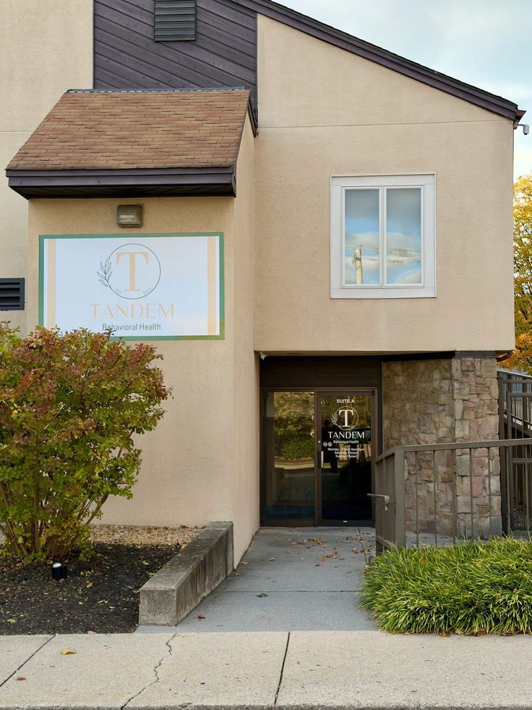 Tandem Behavioral Health - grief counselor in Hollins, VA