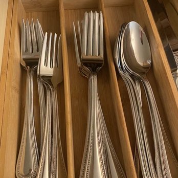 Yellowstone Gateway Inn - Heavy weight silverware that cost them a pretty penny! - Hotels Near Me - Gardiner, Montana Yellowstone Gateway Inn - Heavy weight silverware that cost them a pretty penny! - Hotels Near Me - Gardiner, Montana