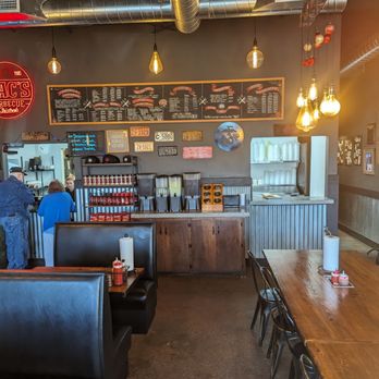 Mac's Barbeque - Service counter - Barbeque Near Me - Skiatook, Oklahoma