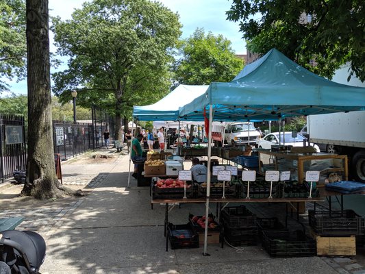 Sunnyside Greenmarket by null