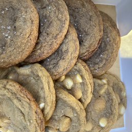 White Chocolate Macadamia Cookies