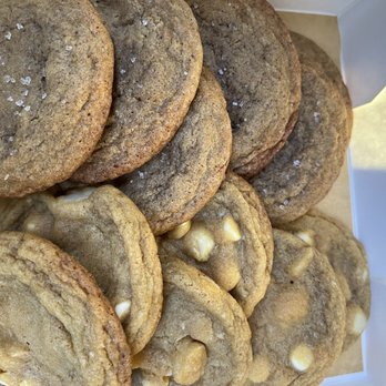 Sweet Seconds Bakehouse - Spiced Chai and White Chocolate Macadamia cookies - Desserts Near Me - Houston, Texas Sweet Seconds Bakehouse - Spiced Chai and White Chocolate Macadamia cookies - Desserts Near Me - Houston, Texas