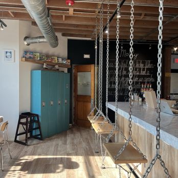 Molly's Cupcakes - Swings - Cupcakes Near Me - Des Moines, Iowa