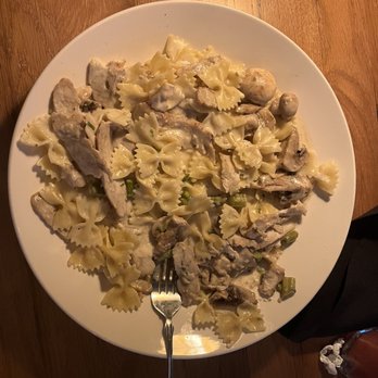 Bahama Breeze - Jerk Chicken Pasta with asparagus stems. Not good - Latin American Near Me - Charleston, South Carolina Bahama Breeze - Jerk Chicken Pasta with asparagus stems. Not good - Latin American Near Me - Charleston, South Carolina