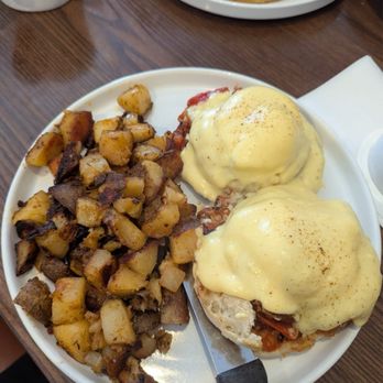State Street Cafe - CRAB CAKE BENEDICT - Salad Near Me - North Haven, Connecticut State Street Cafe - CRAB CAKE BENEDICT - Salad Near Me - North Haven, Connecticut