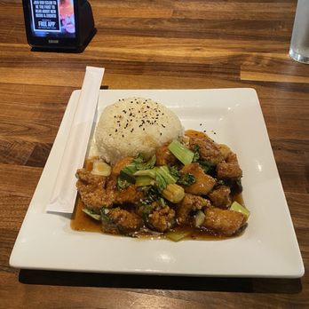 Yard House - Orange Chicken - Bars Near Me - East Rutherford, New Jersey Yard House - Orange Chicken - Bars Near Me - East Rutherford, New Jersey
