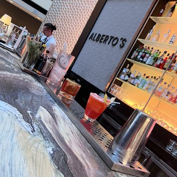 Albertos - Manuel is an amazing mixologist!! You need to visit! - Bars Near Me - Puerto Madero, C